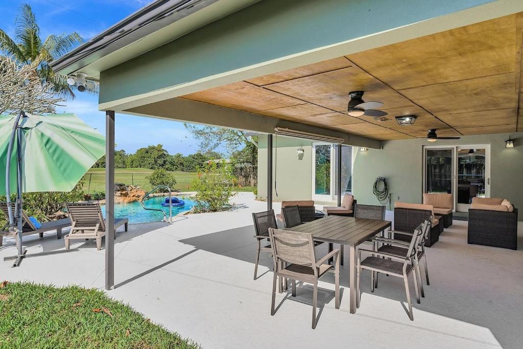 Pool Heat I Firepit And Bbq I 75"Tv I Foosball I 581Mbps Cooper City エクステリア 写真
